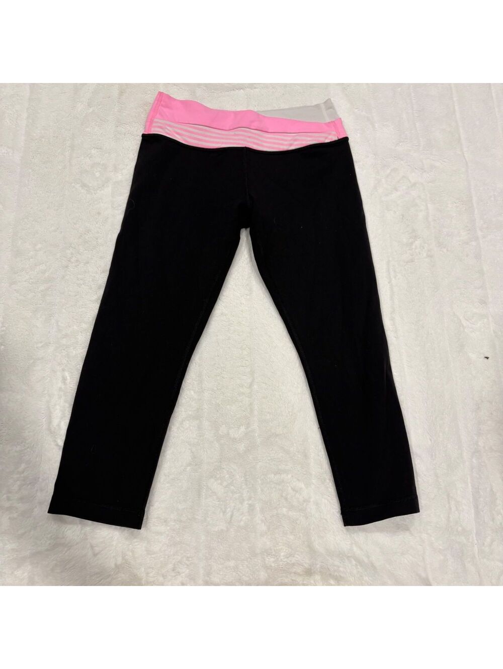 Lululemon Women's Black Capri Leggings with Pink Waistband Size M Cotton Blend